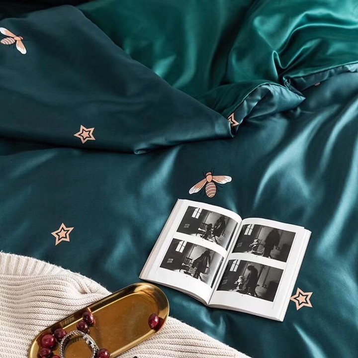 Bộ chăn ga gối drap giường chất vải Lụa Phi họa tiết Ong xanh