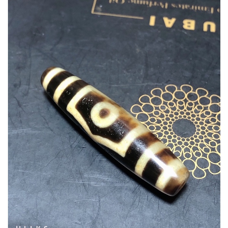 Mặt dây chuyền đá dzi 3 mắt