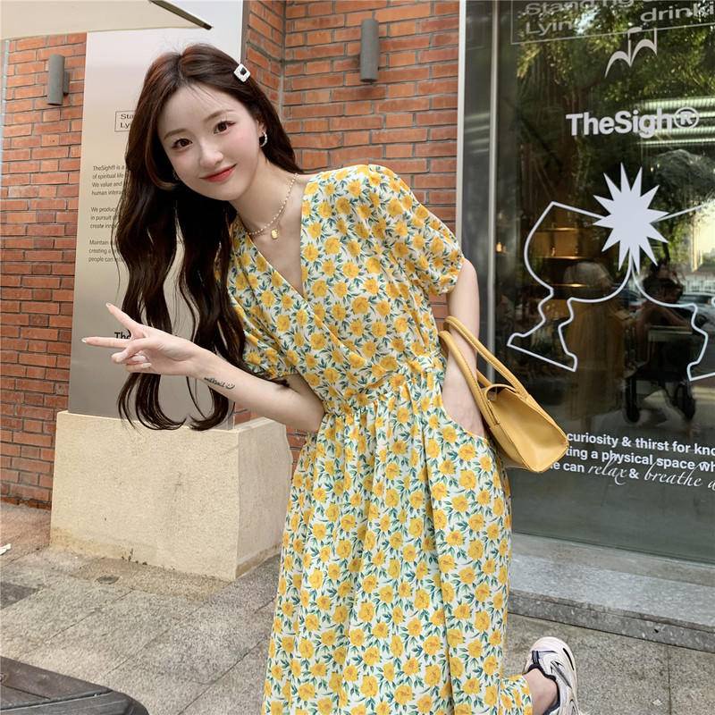 Đầm Dài Tay Ngắn Cổ Chữ V Họa Tiết Hoa Phong Cách Hong Kong Thời Trang Mùa Hè Mới Cho Nữ