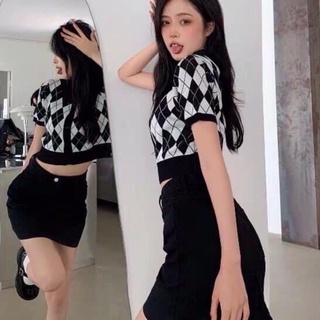 Áo len polo croptop ô trám nâu/đen