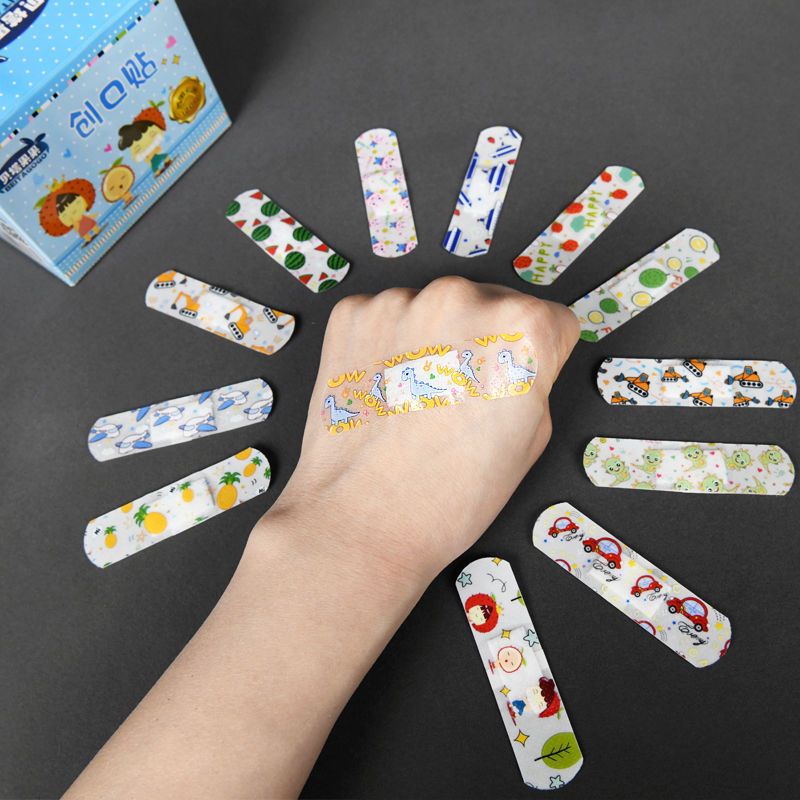 _ Hộp 120 Chiếc Băng Gâu Trong Suốt Dễ Thương _ Urgo Cute