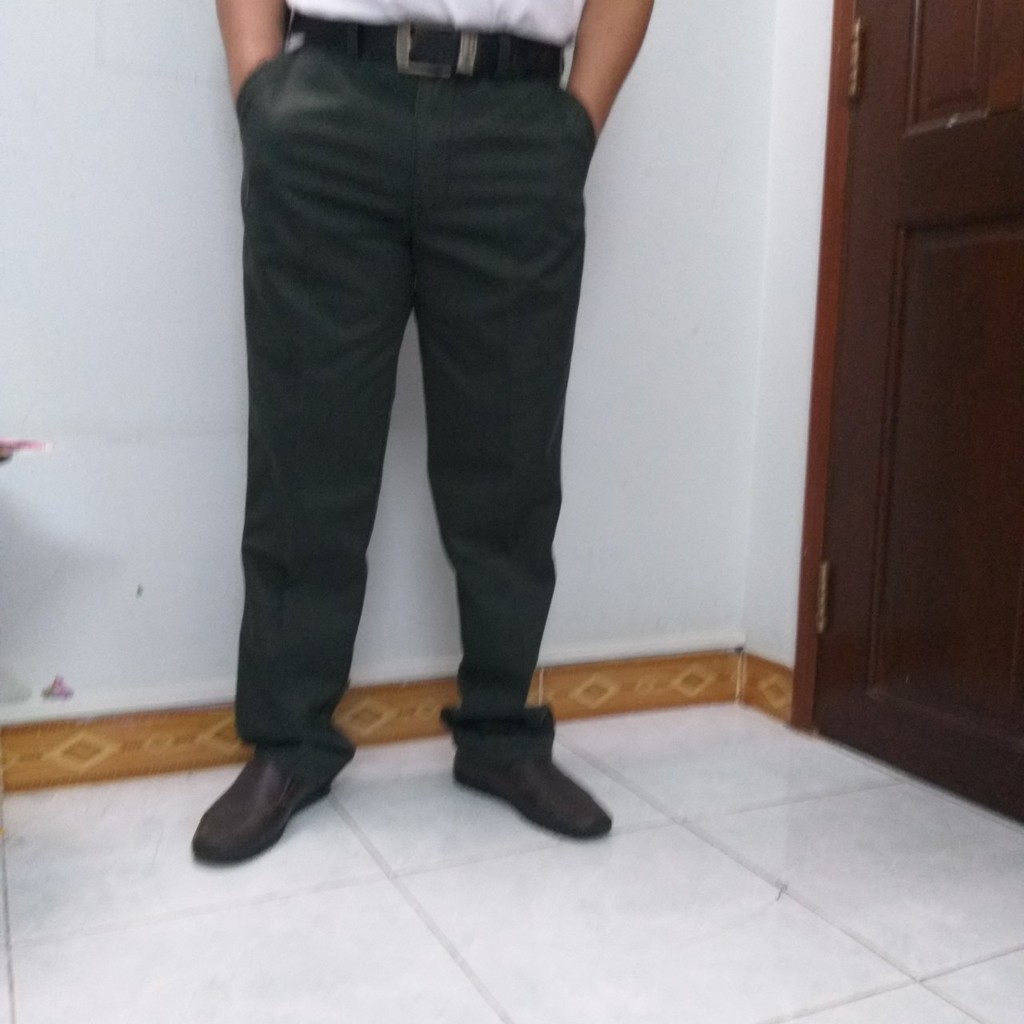 Quần kaki trung niên caro nhí.