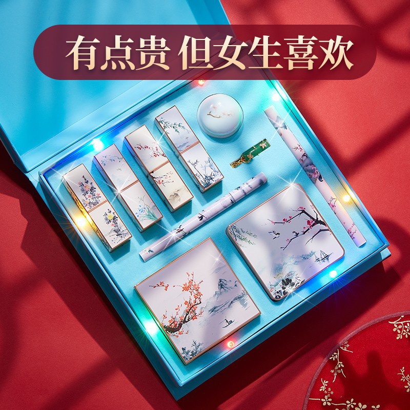 (Hàng Mới Về) Bộ Son Môi Thiết Kế Chạm Khắc Tinh Tế Làm Quà Tặng Valentine Cho Bạn Gái | BigBuy360 - bigbuy360.vn