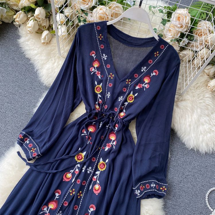 Váy boho maxi du lịch biển thêu hoa sắc nét