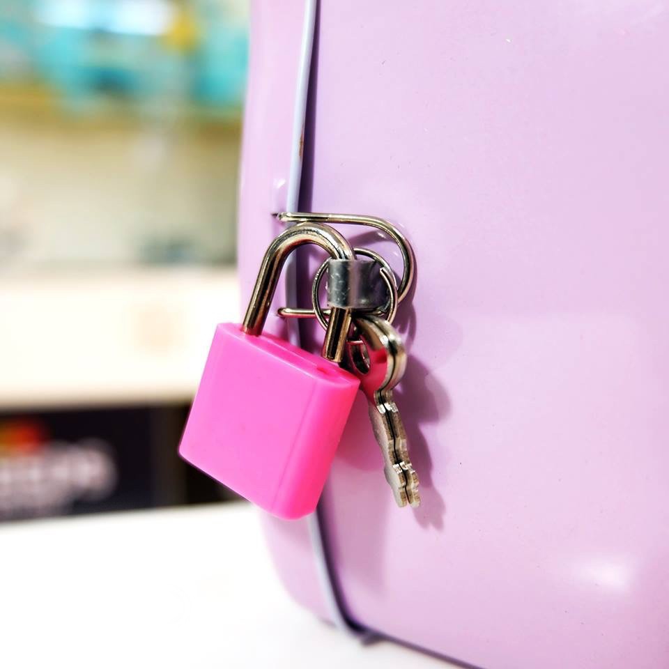 Két sắt Hình Heo- Hộp thiết có chìa khóa tiện dụng