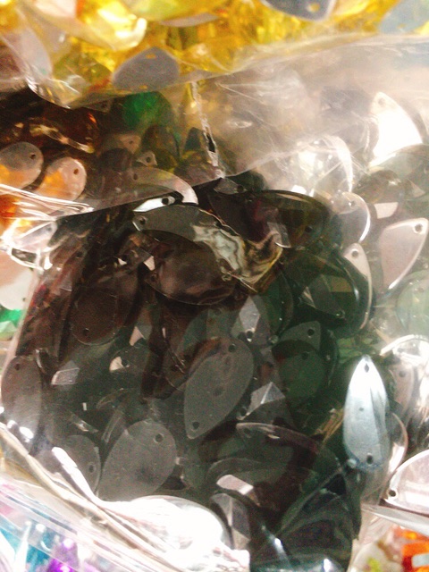 Đá kết giọt size 11x18mm giá rẻ gói 50gr