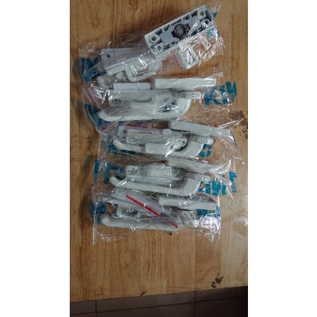 💥Siêu Rẻ 💥Tay gạt đơn điểm cửa sổ nhôm hệ 55 màu trắng loại đẹp