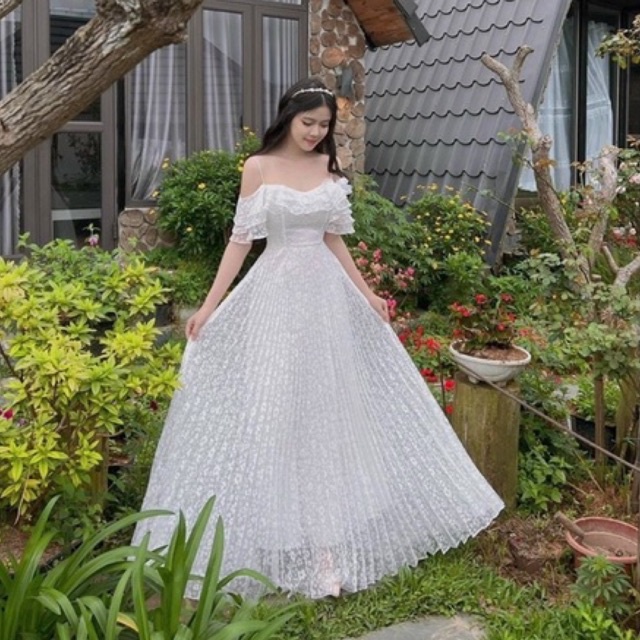 Đầm ren trắng maxi hai dây xếp li, váy ôm body bèo ngực, xòe Hot - Maxi Tiny