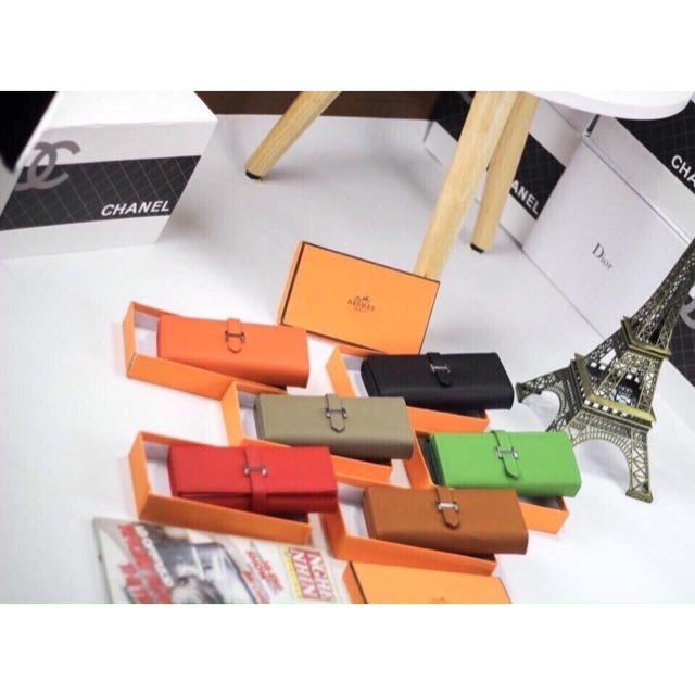 Ví nắp cài sang chảnh kèm hộp đựng