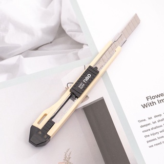 Dao rọc giấy mini Deli - chất liệu lưỡi bằng hợp kim -dễ dàng sử dụng màu Vàng - 1 cái ED10150 - HOKAMI STORE