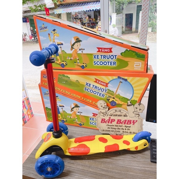 Xe trượt scooter 3 bánh phát sáng hàng KM Grow Abbott