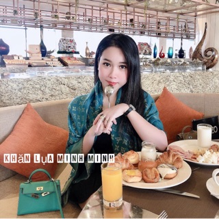 Khăn quàng cổ lv xanh nhũ vàng