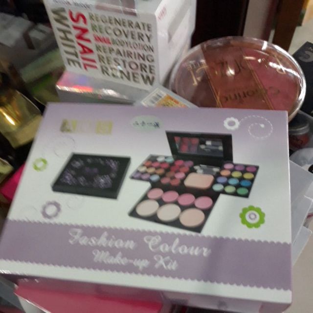 Bộ trang điểm ADS | BigBuy360 - bigbuy360.vn