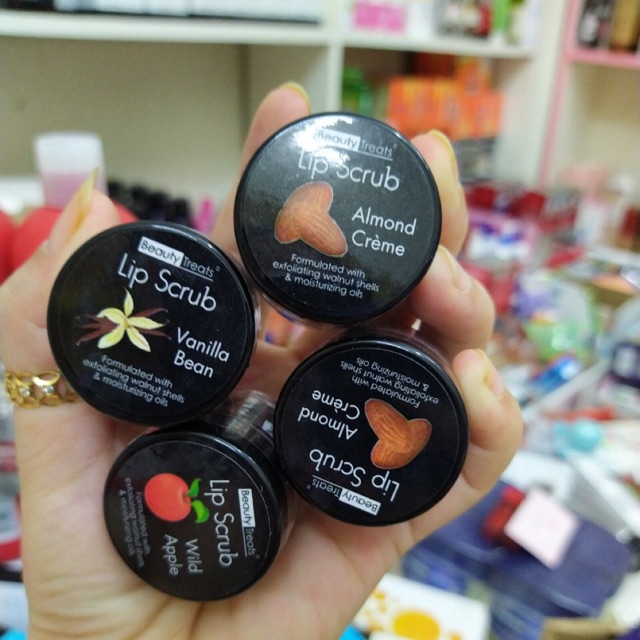 Tẩy tế bào chết môi beuty treats