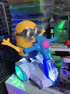Lồng đèn minion chạy xe