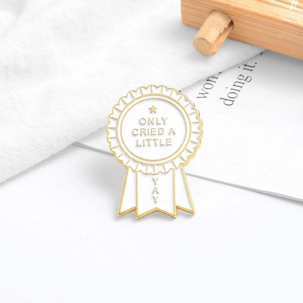 Ghim Cài Áo Hình Huy Chương Vui Nhộn Thời Trang Unisex