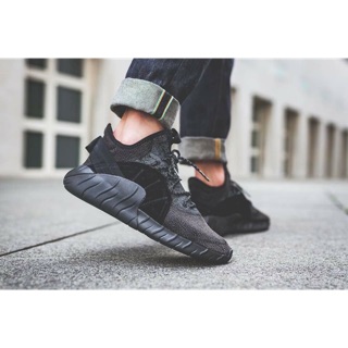 Giày adidas