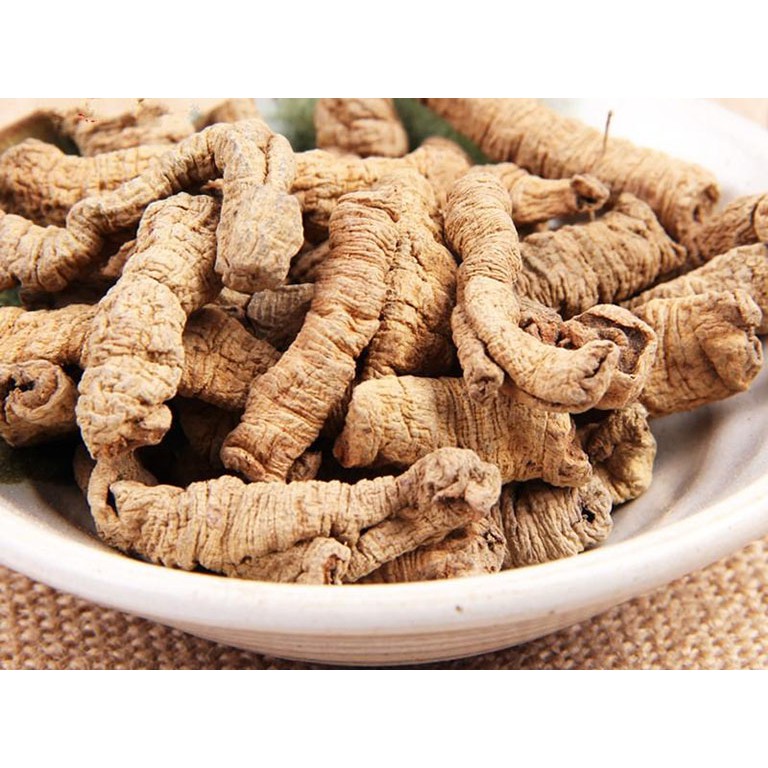 Ba kích khô ngâm rượu đã tách ruột rút lõi về chỉ bỏ vô rượu làm ngâm