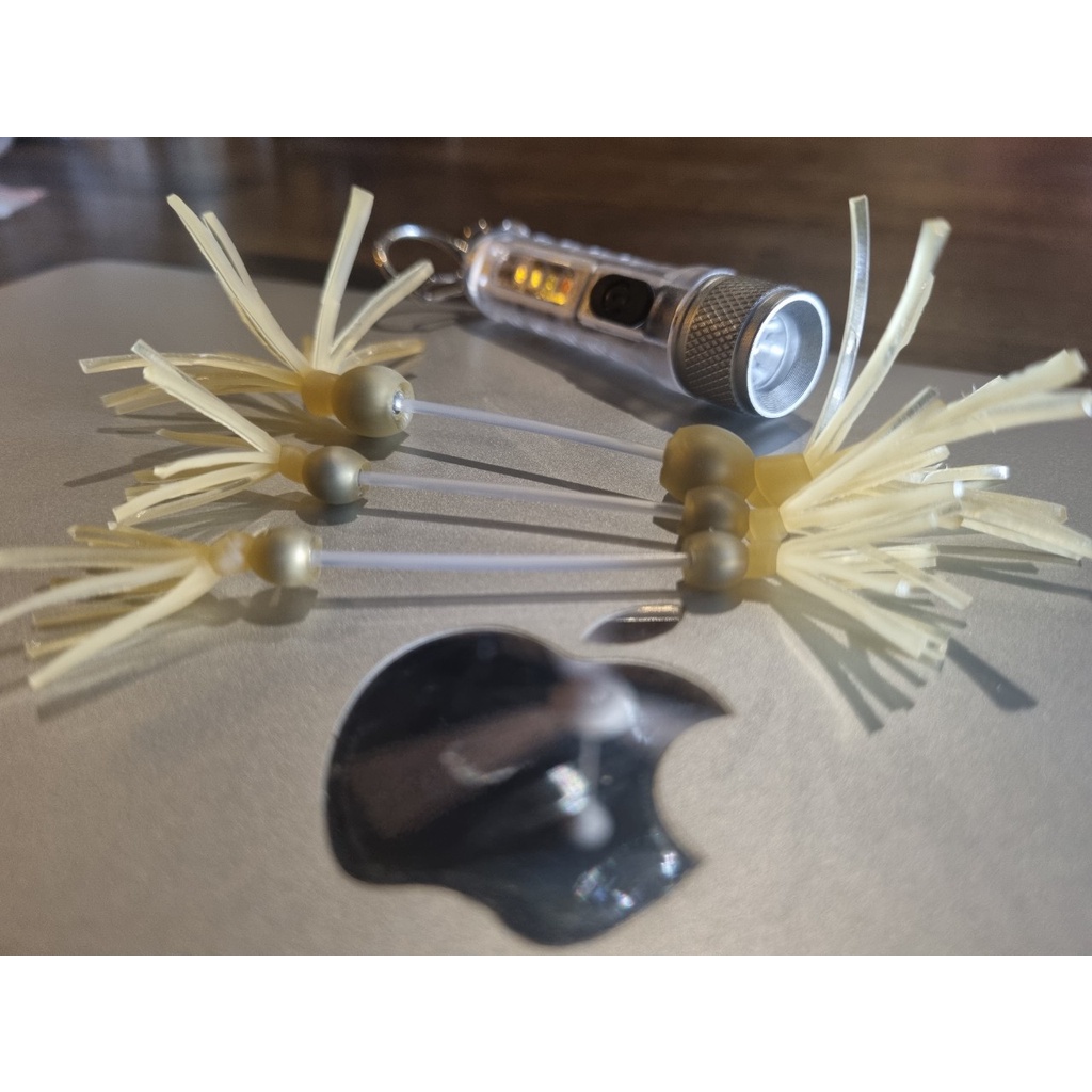 01 Khuyên Râu Bi Inox Thân Nhựa dài 38mm