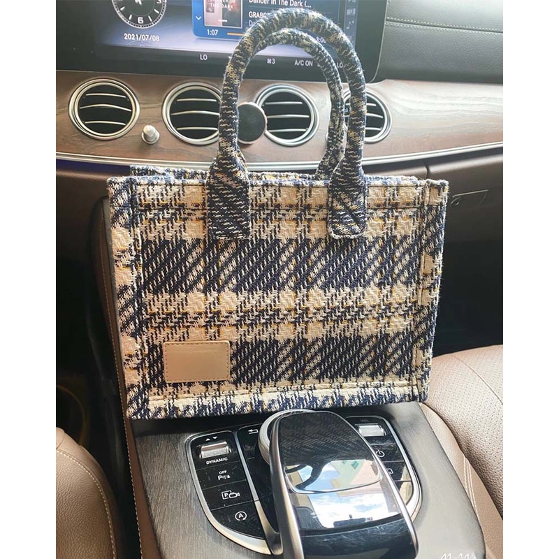 Túi đeo vai cỡ lớn họa tiết kẻ sọc thời trang mới 2021