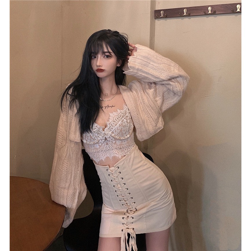 Set áo khoác len ngoài form ngắn cardigan tay dài màu kem+ren trắng 2 dây xẻ ngực sexy +váy bó sát đan dây kem