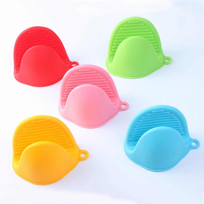 Set 2 miếng kẹp nhấc nồi chống nóng silicon tiện dụng.