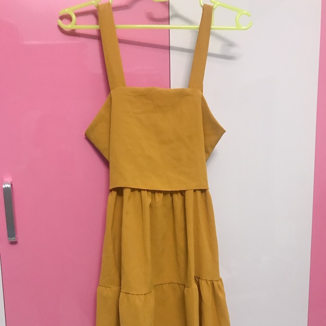 thanh lý đầm hở lưng