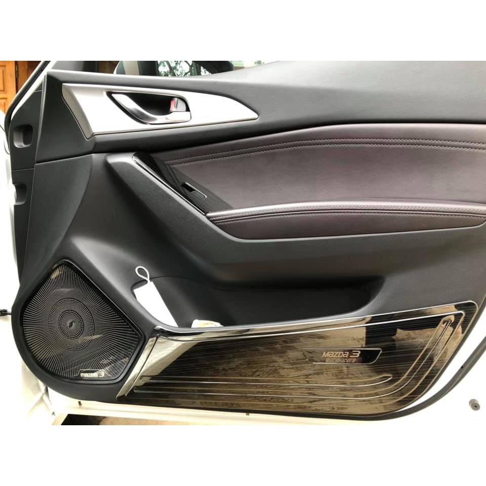 Ốp Tapli và màng loa Cánh Cửa xe Mazda 3 2016-2019 TiTan Cao Cấp