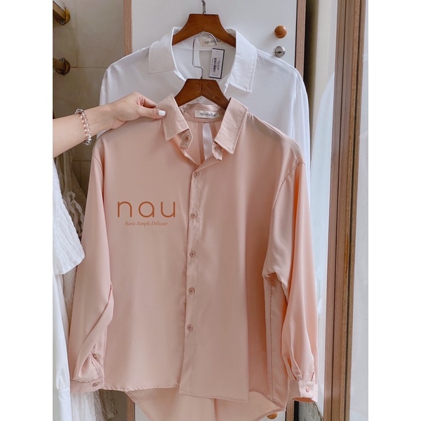 Áo sơ mi đuôi tôm xoắn lưng trắng/nude