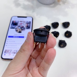 Công tắc bập bênh 3 chân có đèn led