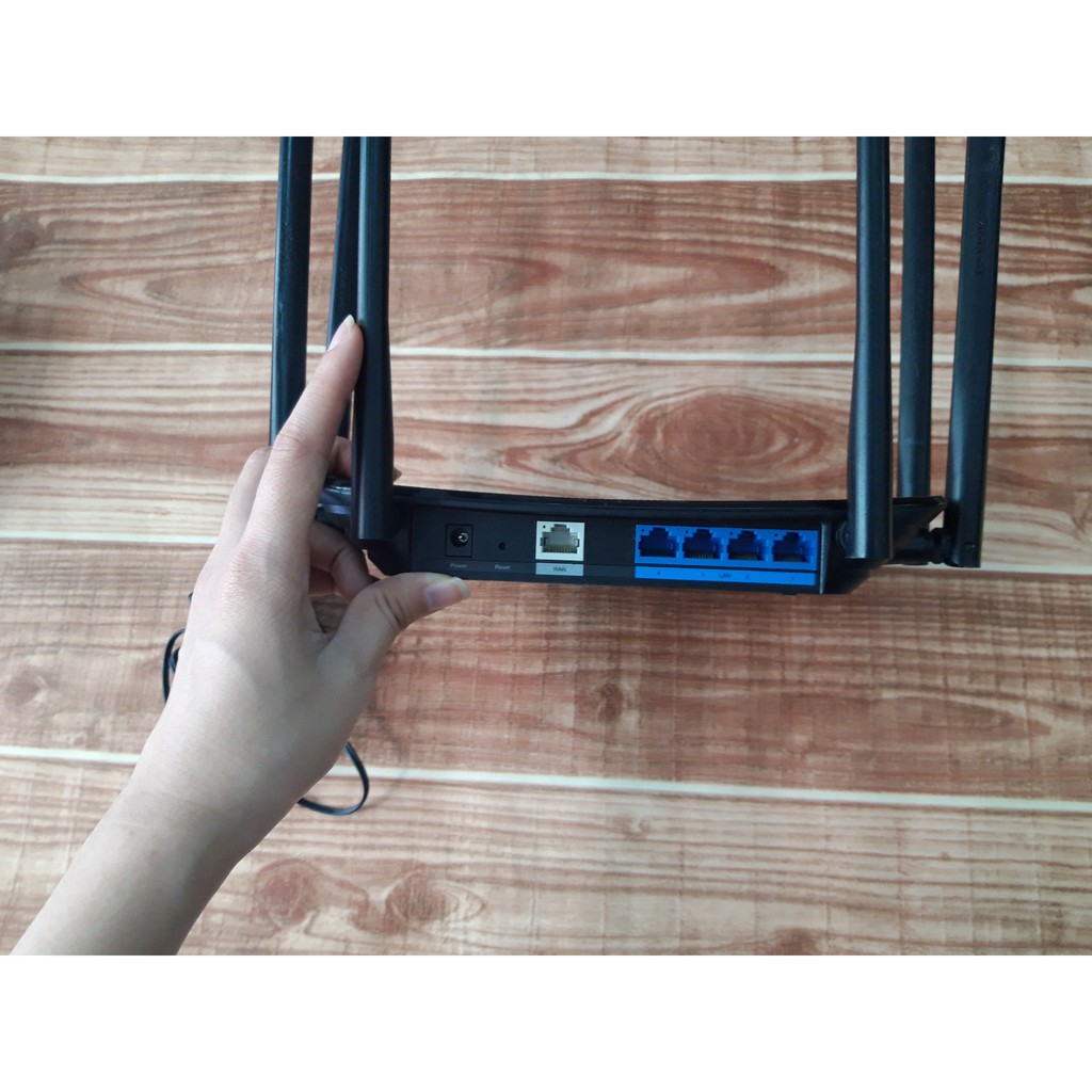 Bộ phát wifi tp link 6 râu 7300 chính hãng xuyên tường