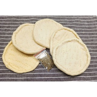 Đế bánh pizza (tặng kèm lá oregano)