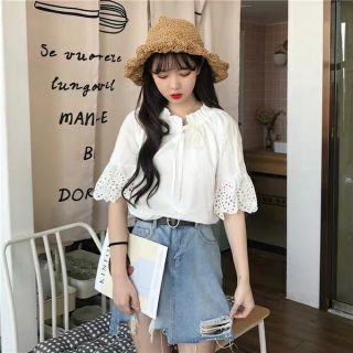 ÁO KIỂU TAY PHA XÒE PHA REN CỔ NƠ