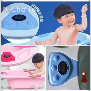 Chậu tắm cho bé đo được nhiệt độ 
