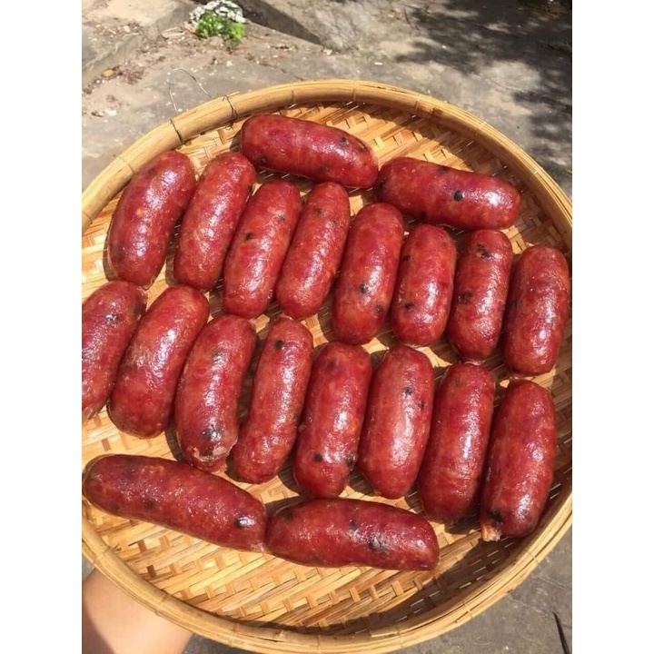Lạp xưởng chen Thiên Tú loại ngon , chất lượng hảo hạng nhiều nạt 80% , vị ngon truyền thống hạn sử dụng 12 tháng