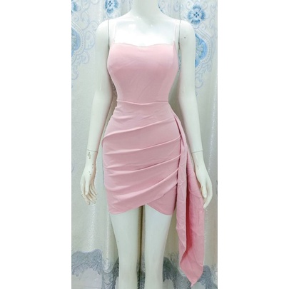 Đầm body 2 dây cup ngực chéo tà có mút và lót quần màu hồng - Jumpsuit ngắn