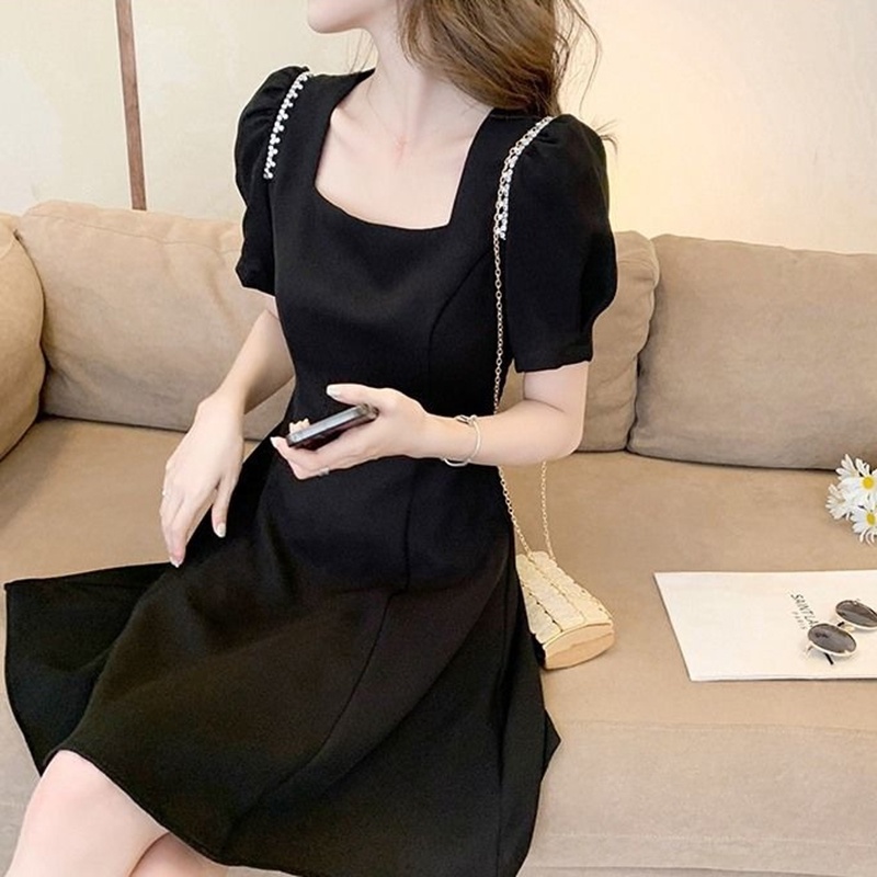 Đầm cổ vuông IELGY màu đen chiết eo phong cách Pháp thời trang cho nữ