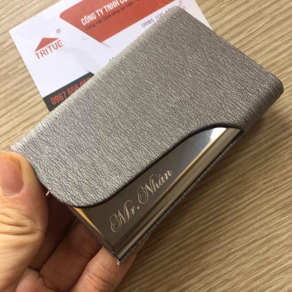 Hộp name card khắc tên thao yêu cầu lấy ngay tại Hà Nội