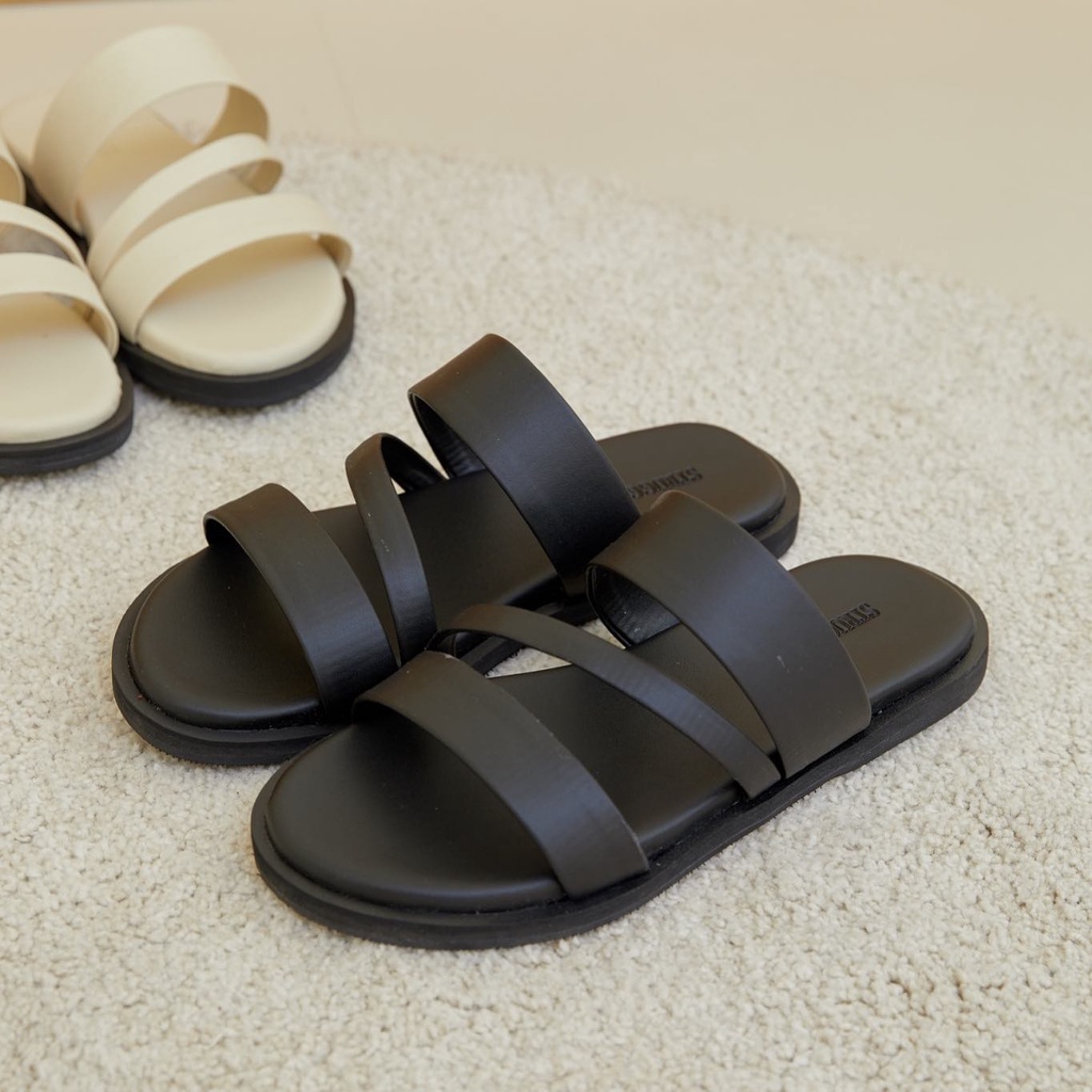 Dép nam , dép da nam 3 quai cao cấp Toro , màu đen đế cao su non A09