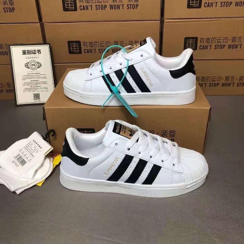 Giày thể thao adidas mũi sò