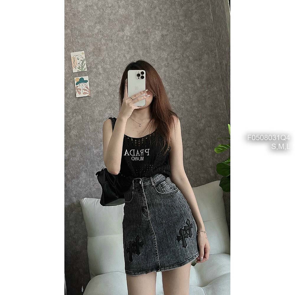 Quần váy jean ngắn thêu chữ thập lưng cao!