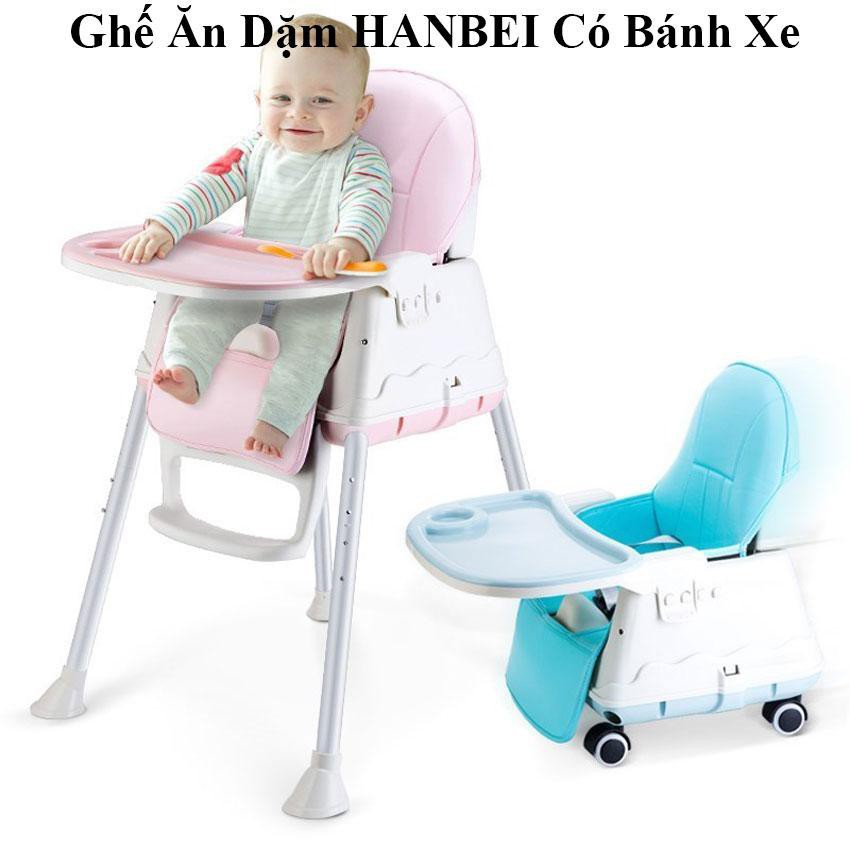 Ghế tập ăn dặm cho bé chịu lực tốt tích hợp 4 bánh xe giúp có thể biến đổi từ ghế ăn dặm thành xe chơi hay xe tập đi