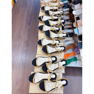 Sandal xuồng đinh