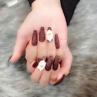 Móng ốp hình thang