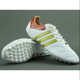 Giày bóng đá sân cỏ nhân tạo CT3 Trắng Sọc Vàng TF Giá Rẻ