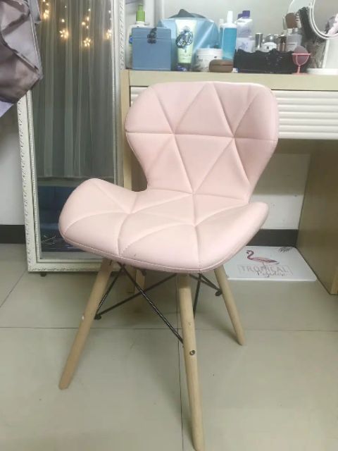 Ghế EAMES hồng phấn tựa cánh bướm da simili cao cấp | BigBuy360 - bigbuy360.vn