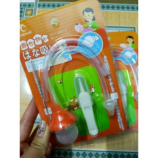 Hút mũi kèm gắp rỉ cho bé