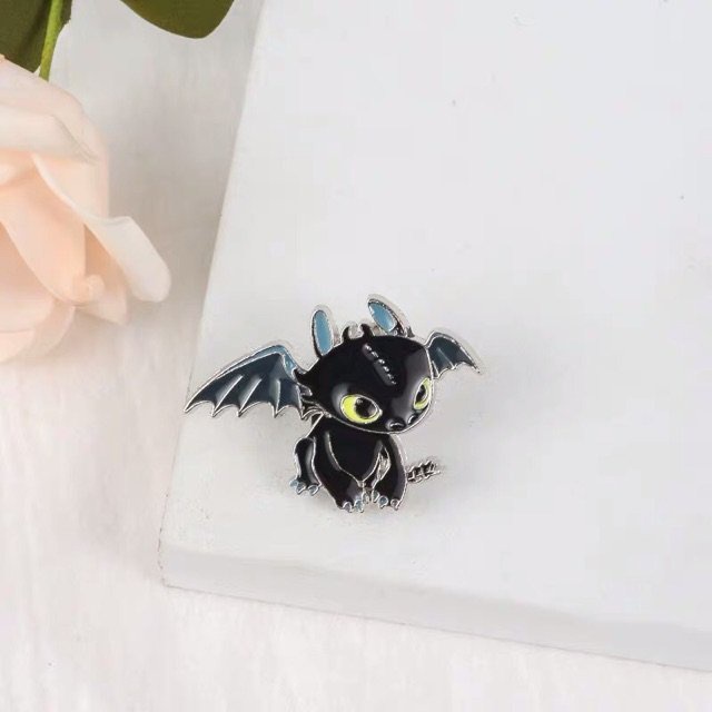 Cá Chép - Pin cài Toothless