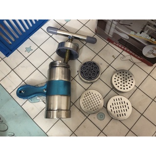 Máy ép tạo sợi bún mì bánh canh udon cực nhanh dễ làm, 5 đầu ra và toàn bộ sp bằng INox cao cấp