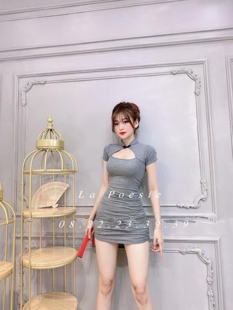 Váy khuy hở ngực dúm sườn ôm body